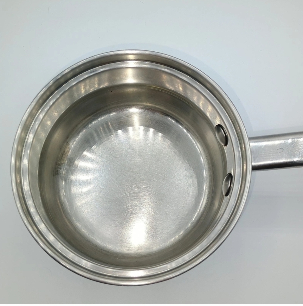 Maitre Chef 18-10 Stainless Steel 1 Quart Sauce Pan With Lid - Picture 2 of 6
